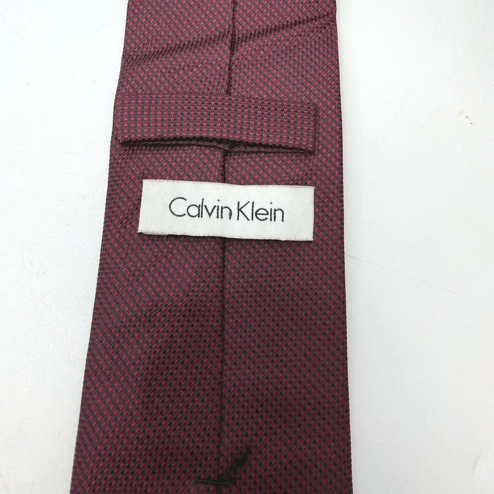 Calvin Klein Tie Mens OS Burgundy‎ Textured Silk Minimalist Corporate